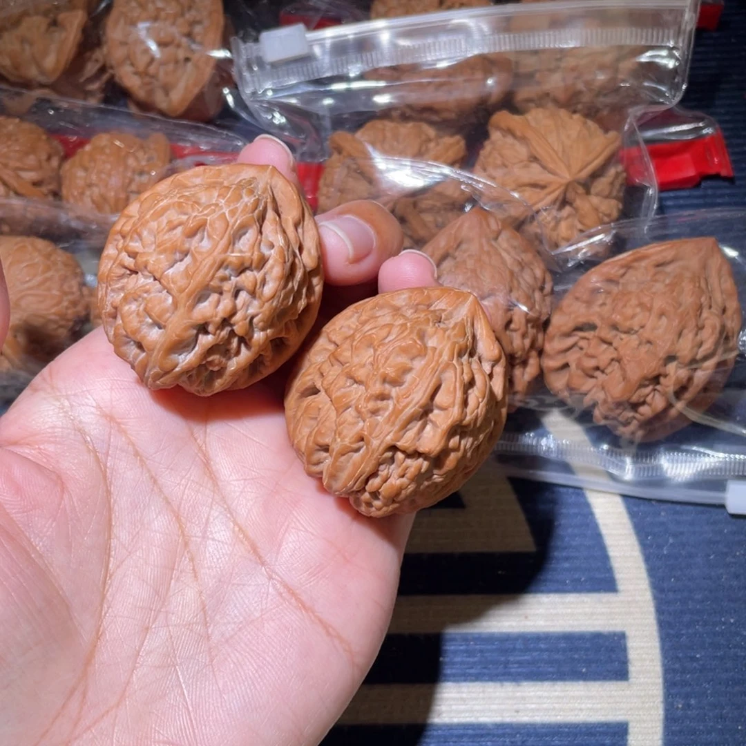 文玩核桃吊坠红锦鲤42