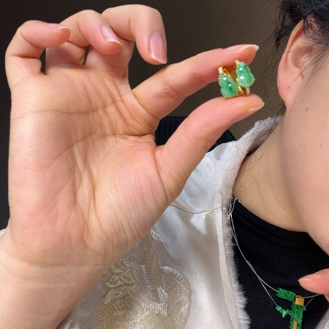翡翠18K金镶嵌耳饰天然翡翠