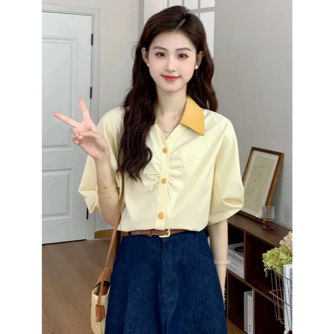 2025新款休闲显瘦短袖衬衫女宽松别致气质翻领上衣减龄设计感