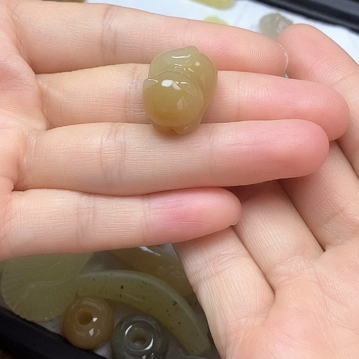 未镶嵌和田玉挂件