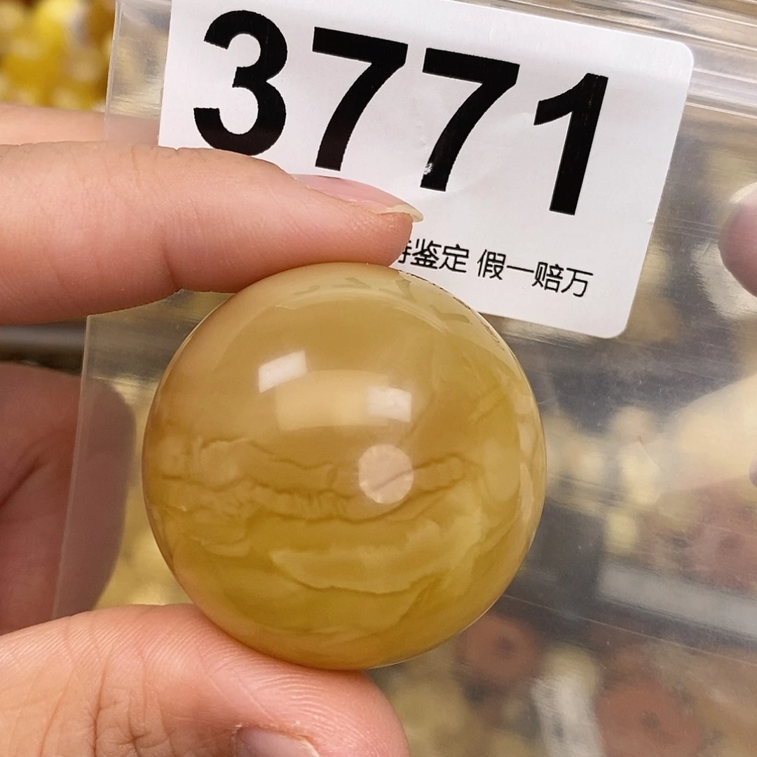 蜜蜡未镶嵌珠宝奇石37