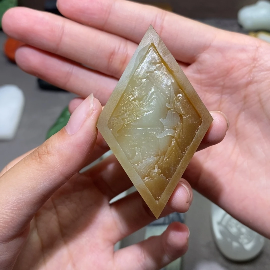 和田玉未镶嵌颈饰定制