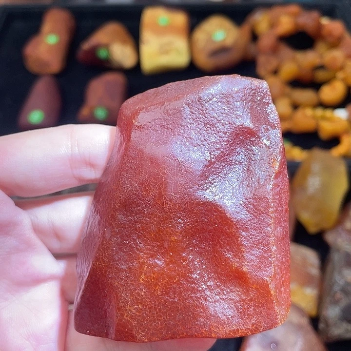 琥珀未镶嵌珠宝奇石