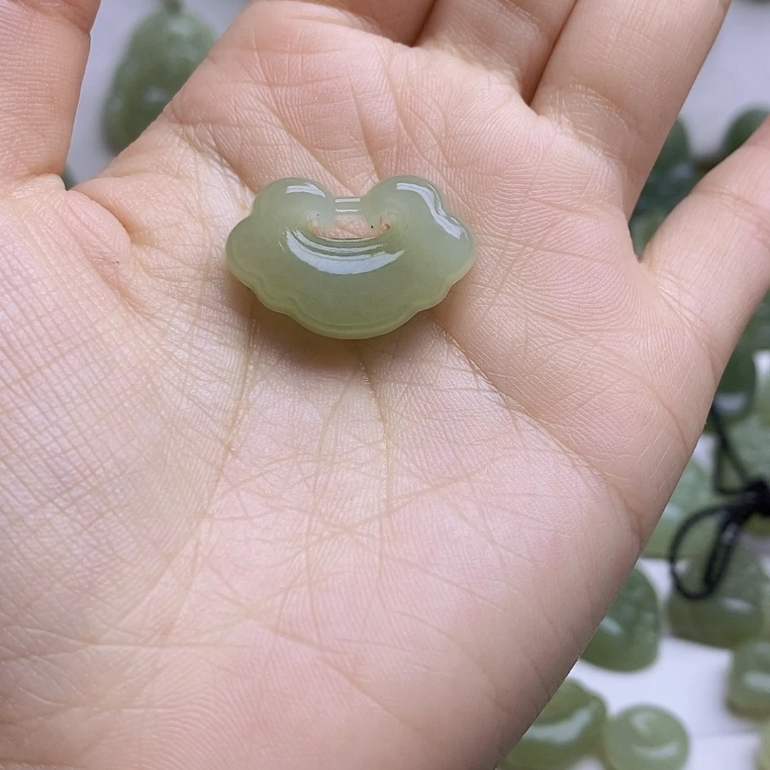 和田玉颈饰未镶嵌木*