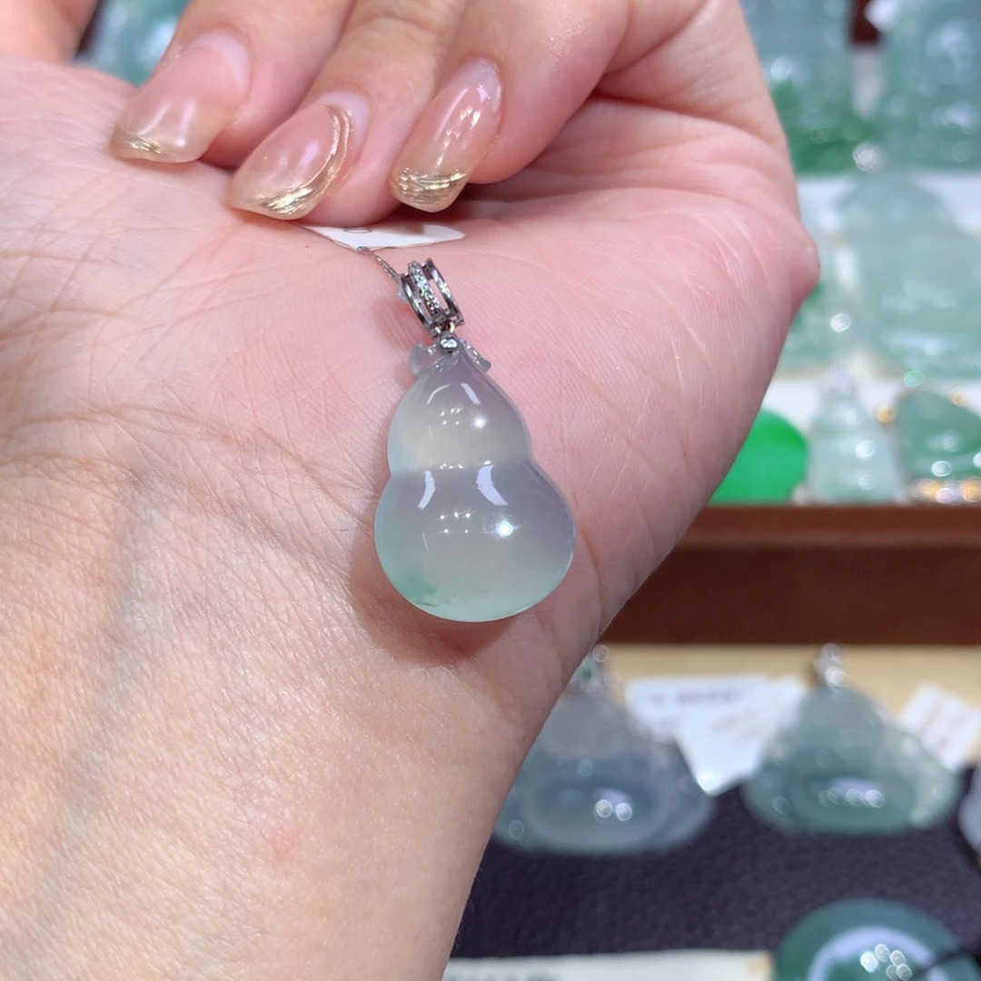 吊坠(不含链)18K金镶嵌翡翠葫芦