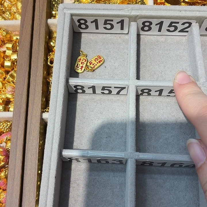 铜合金8151强保色发    2个壹笔壹吊坠