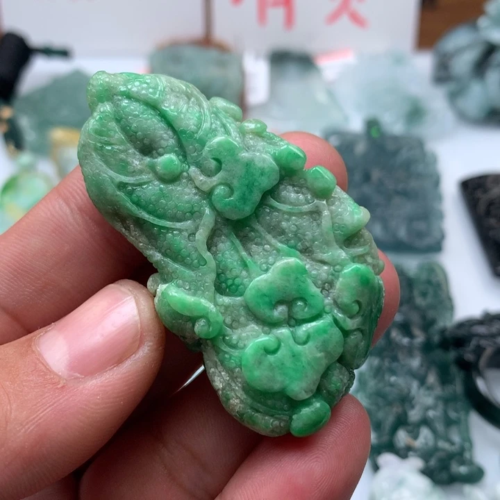 翡翠颈饰未镶嵌保真天然a货翡翠