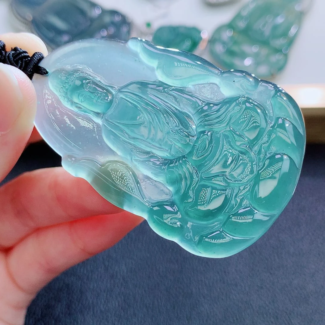 翡翠挂件未镶嵌翡翠