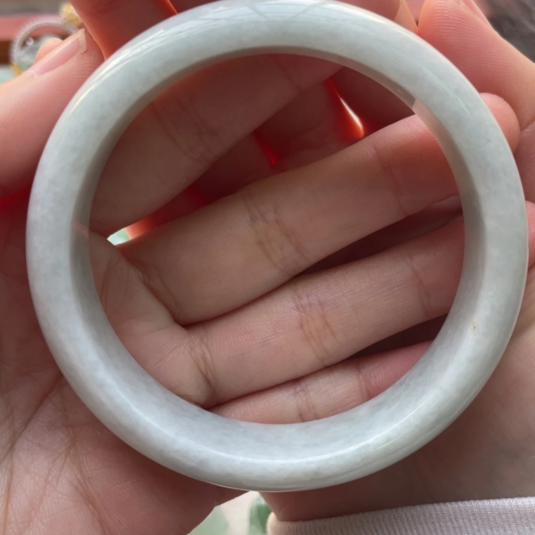 翡翠颈饰未镶嵌公***财手镯