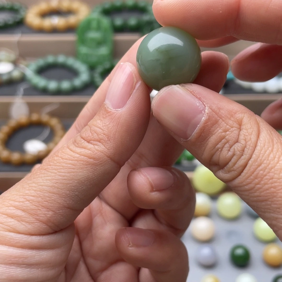 和田玉未镶嵌手链18碧玉有包容