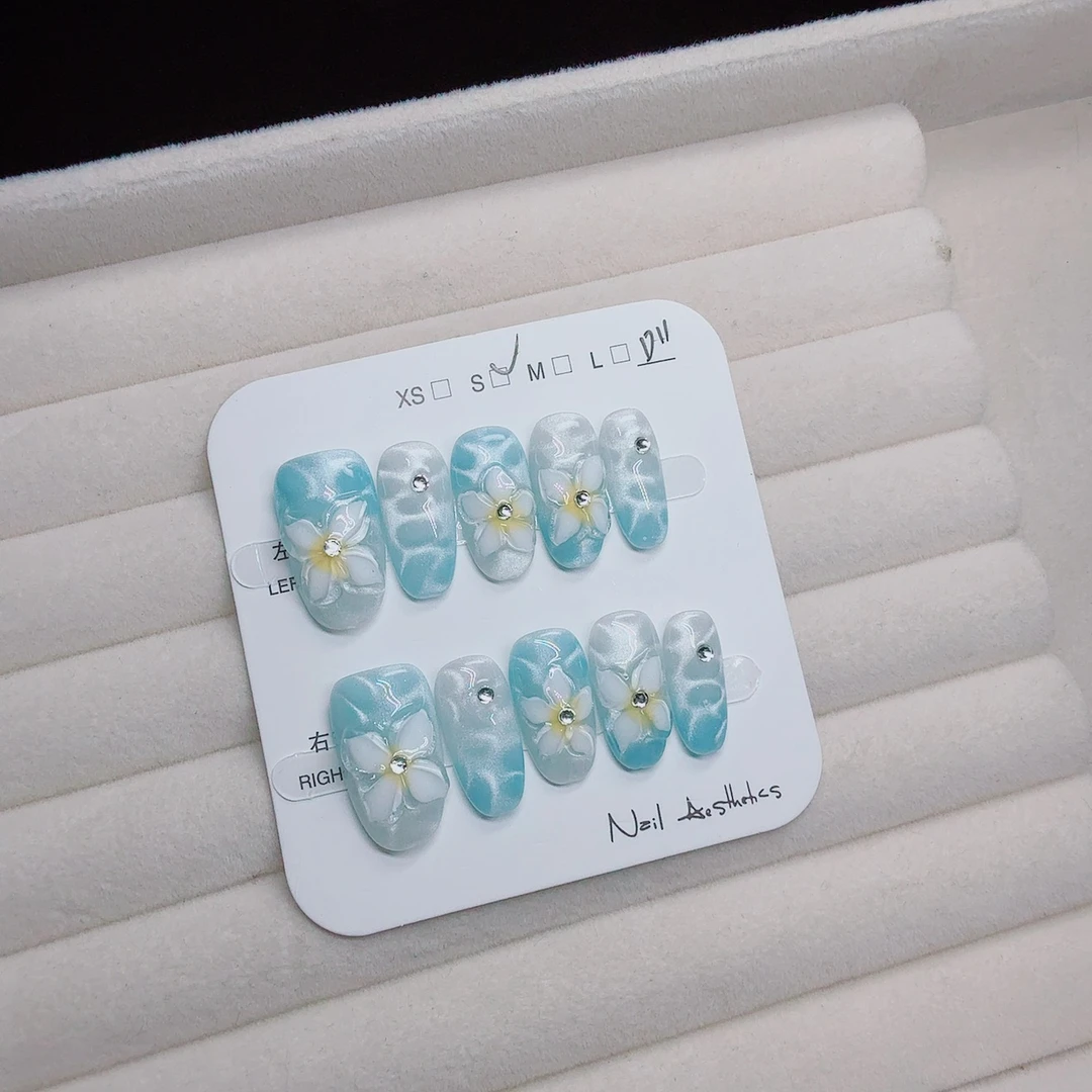 手绘猫眼小雏菊白色花瓣手工穿戴甲少女猫眼美甲短方圆假甲片