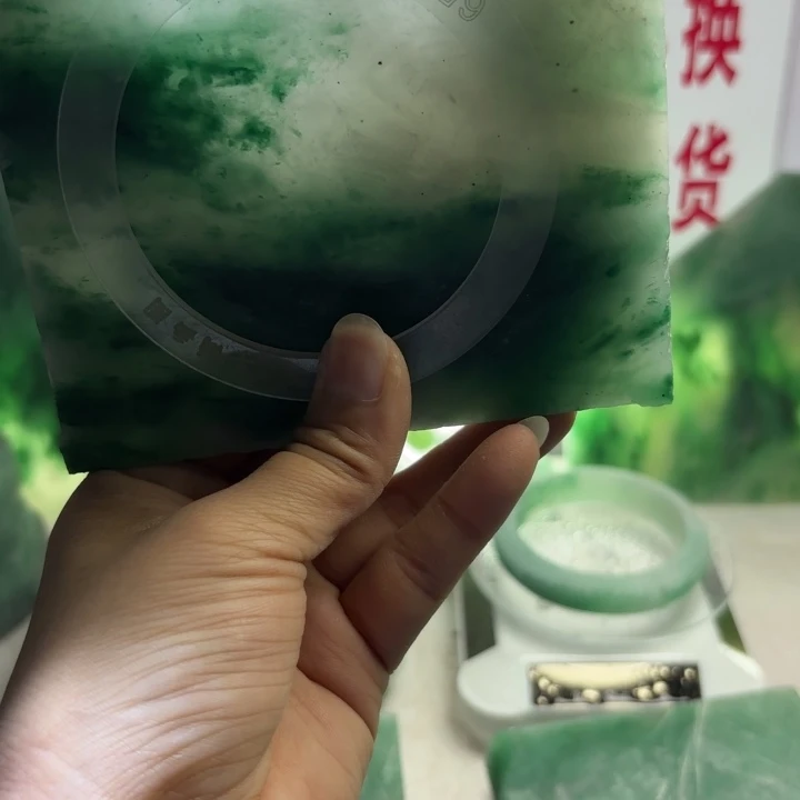 岁****定制石英质玉（非洲翠）