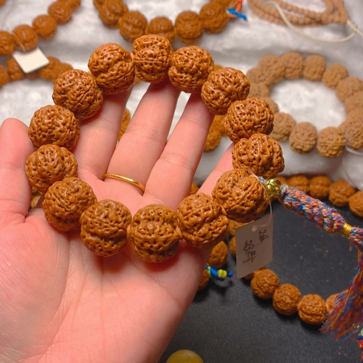 金刚菩提手串?       16