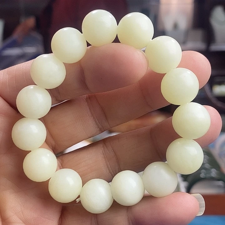和田玉未镶嵌手串