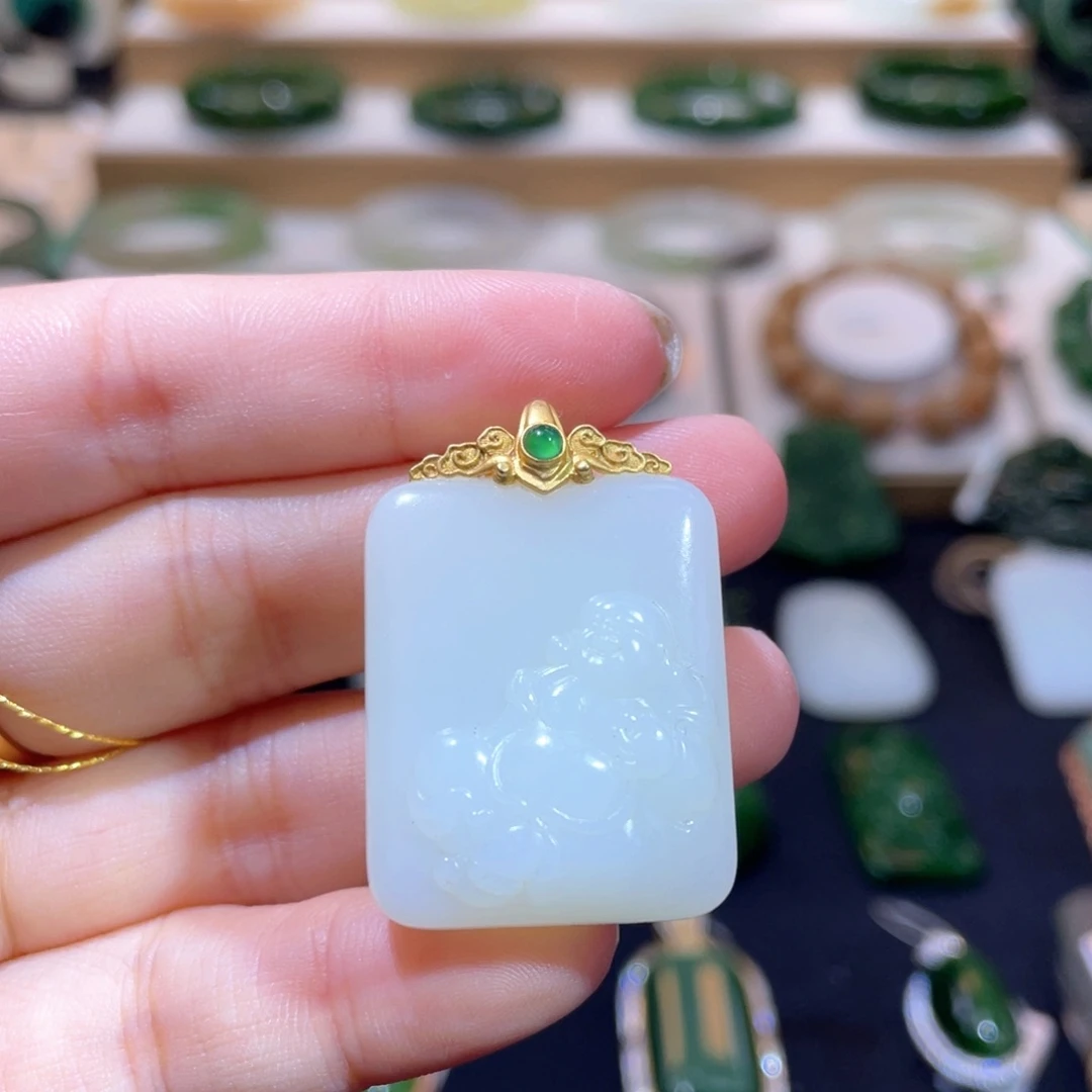 和田玉18K金镶嵌颈饰高品山流水佛公