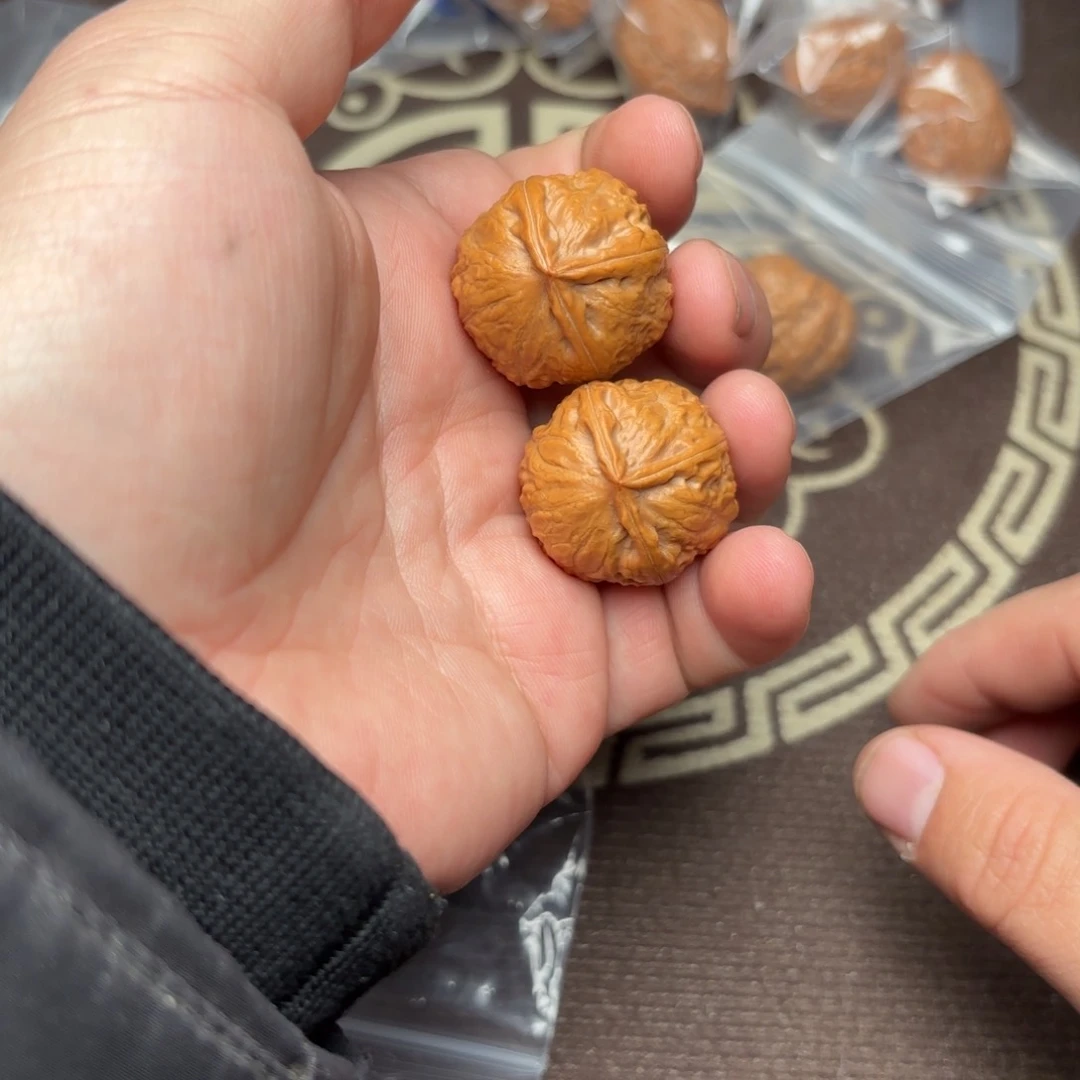 文玩核桃把件2200000000