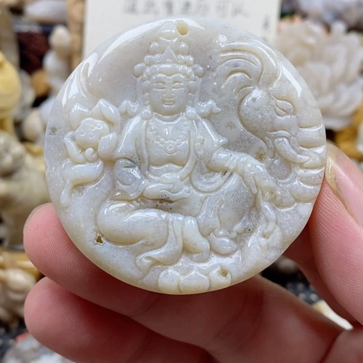 颈饰未镶嵌硅化珊瑚（珊瑚玉）