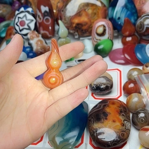 玛瑙/玉髓颈饰未镶嵌