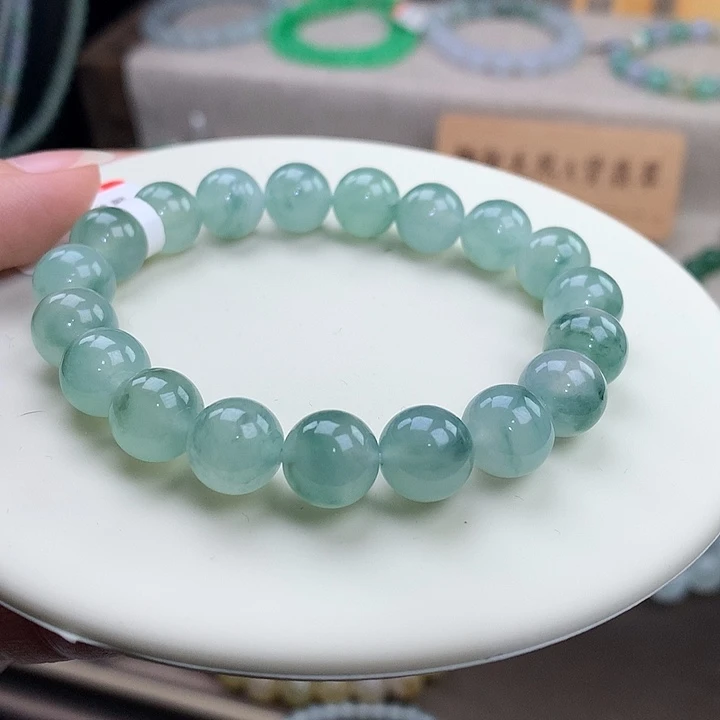 翡翠未镶嵌手链冰晴飘花绿，水头足种老，性价比