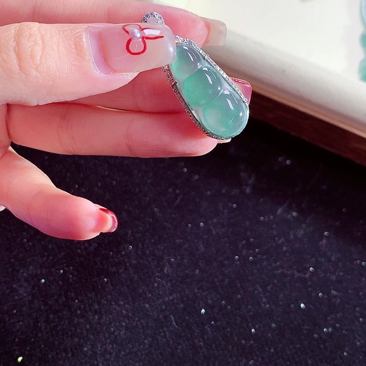 翡翠颈饰未镶嵌天然