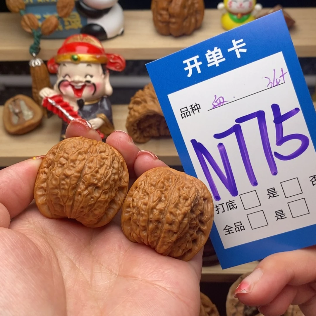 文玩核桃把件血麒麟