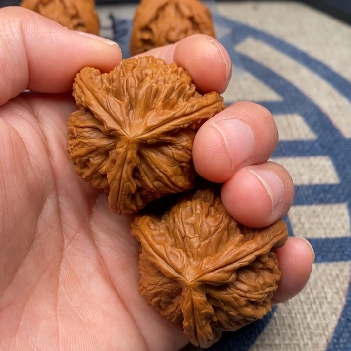 吊坠文玩核桃M**段三棱