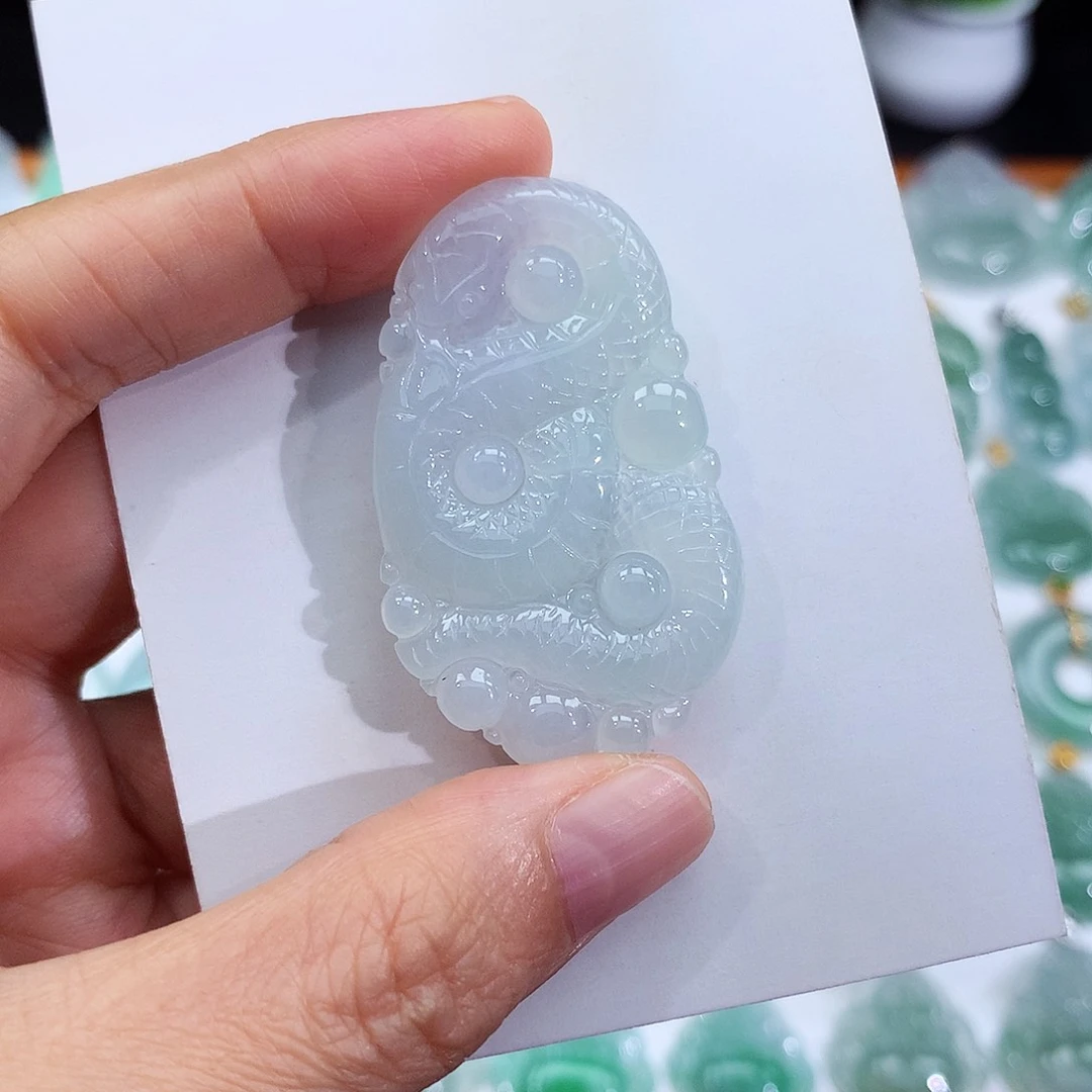 孔***～翡翠未镶嵌颈饰翡翠吊坠