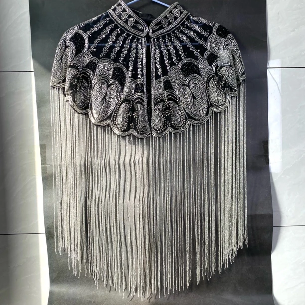 她靠修仙在现代李柯以同款钉珠女主长流苏旗袍高端云肩晚会披肩