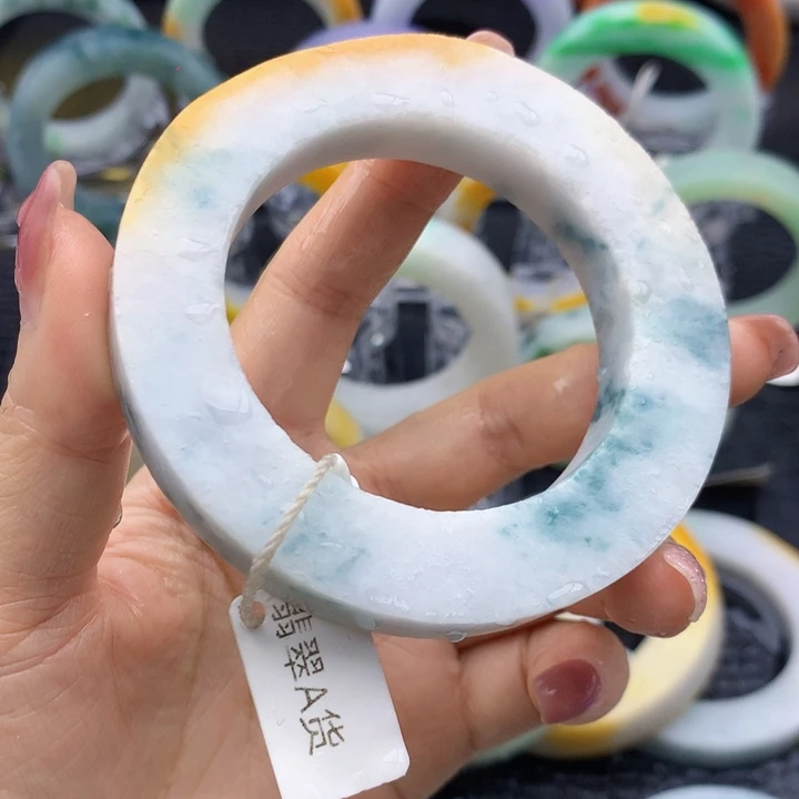定制翡翠未镶嵌翡翠手镯