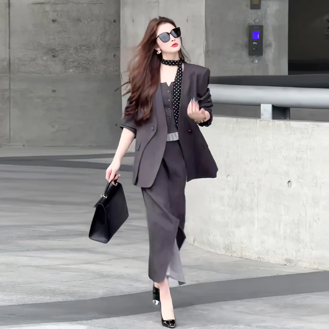 御姐风西服套装女2025秋季新款高级感西装外套+抹胸+半身裙三件套