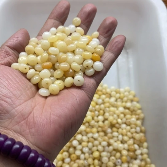 吊坠白玉菩提瑕疵8-6奶黄算盘200颗