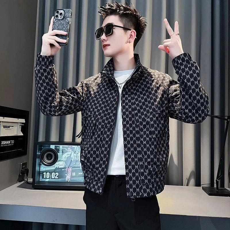 休闲潮牌新款字母满印夹克秋季外套痞帅潮流百搭型立领修身男外套