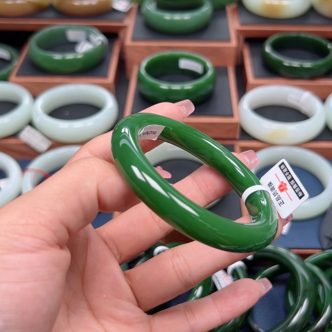 未镶嵌手镯和田玉（碧玉）