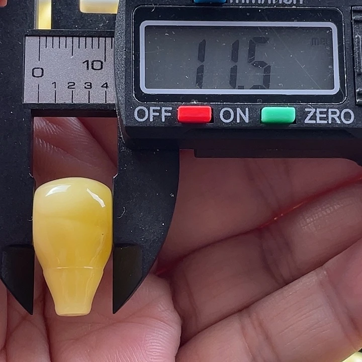 未镶嵌蜜蜡裸石3杂