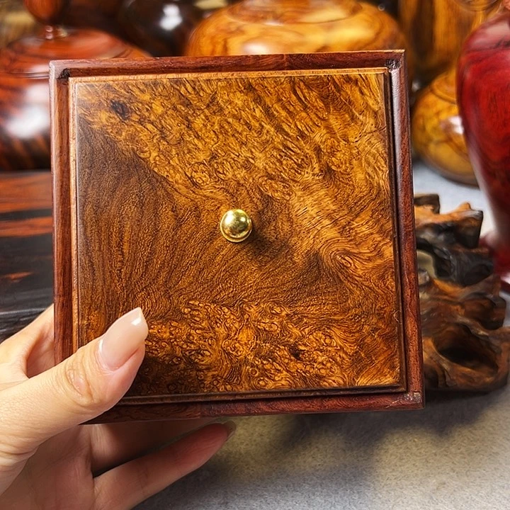腾*缅甸花梨木盒子一个