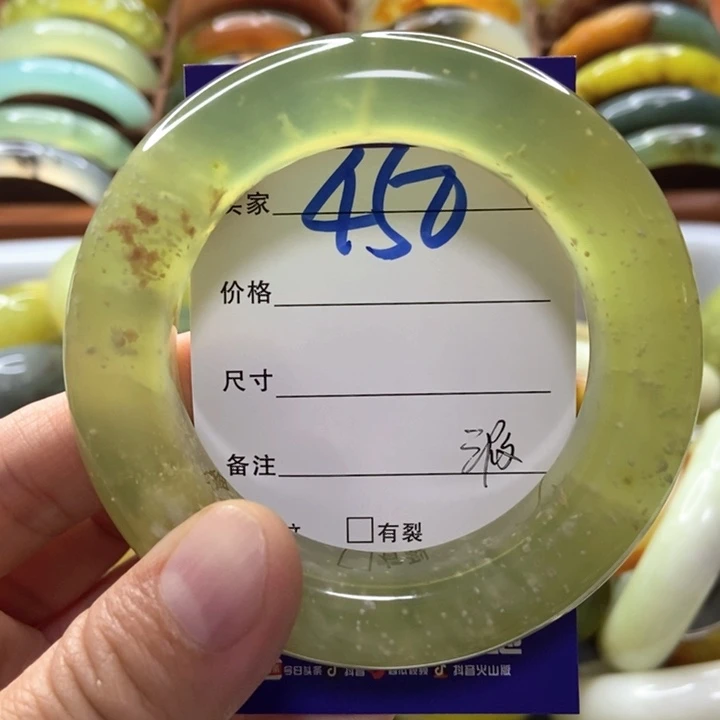 柯***可蛇纹石玉未镶嵌手镯