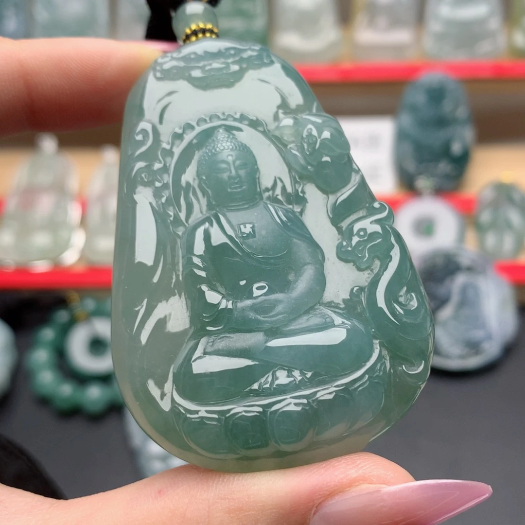 颈饰未镶嵌翡翠大日如来