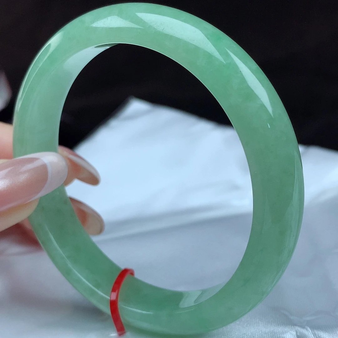 翡翠手镯未镶嵌85064，