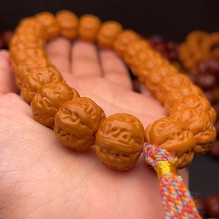 猴头核桃吊坠麻花手持