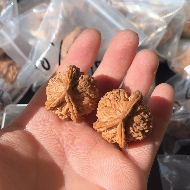 文玩核桃把件三棱