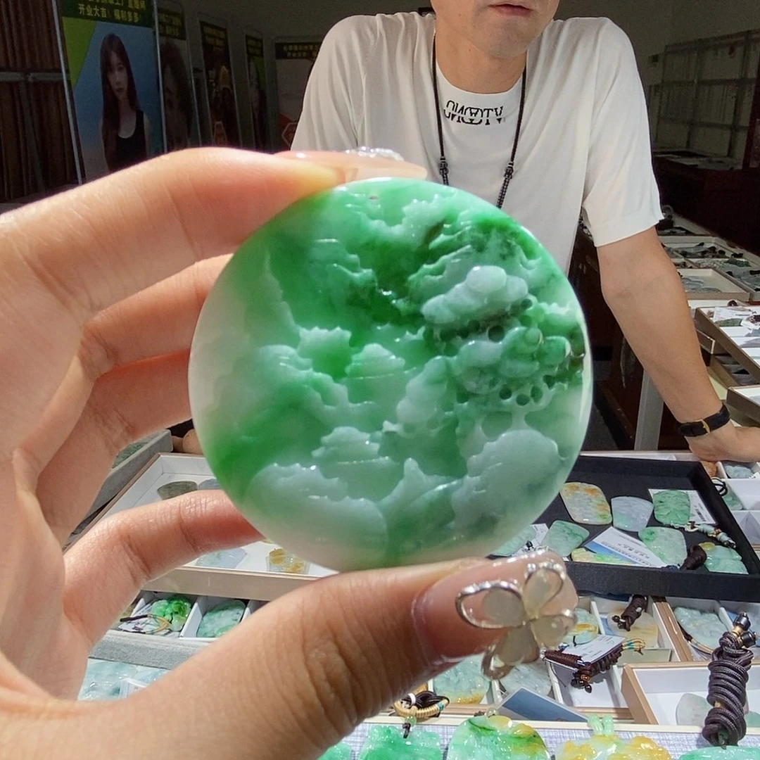 翡翠未镶嵌颈饰翡翠