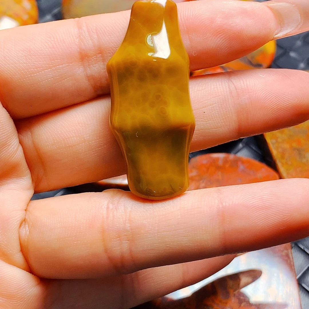 未镶嵌颈饰玛瑙/玉髓s**o