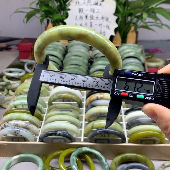 未镶嵌蛇纹石玉手镯7