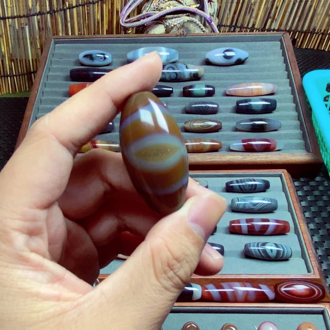 玛瑙/玉髓未镶嵌珠宝奇石