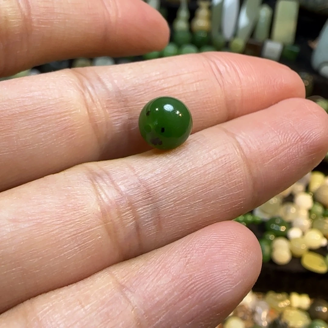 和田玉未镶嵌珠宝半成品8mm碧玉