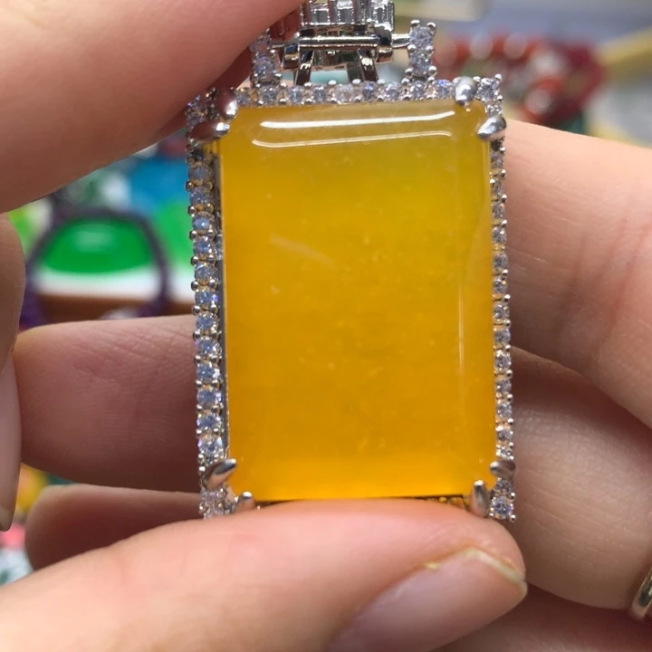 颈饰未镶嵌翡翠吊坠