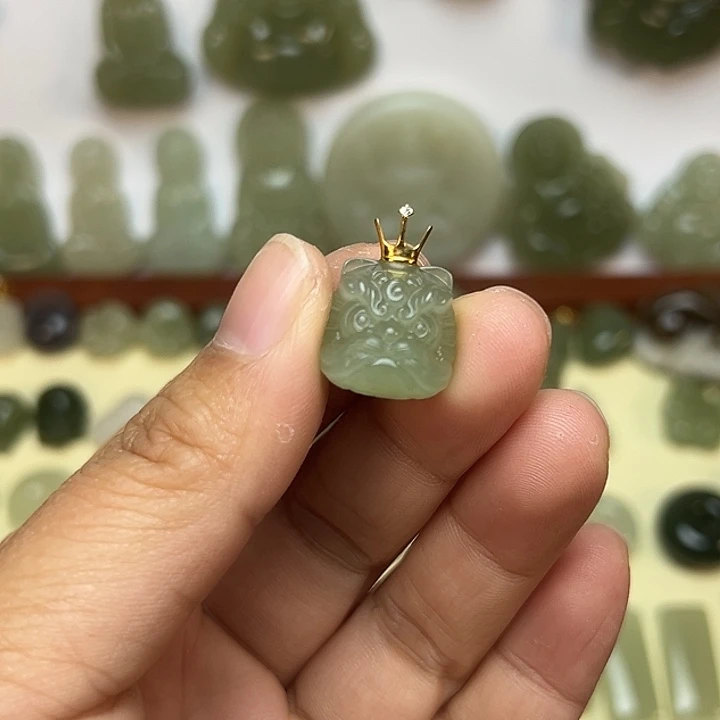 和田玉颈饰18K金镶嵌