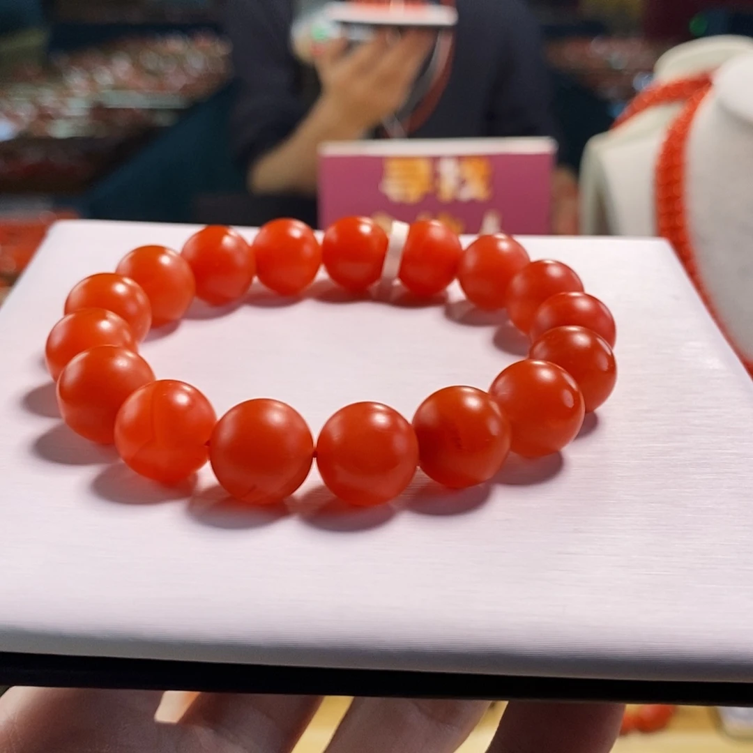 未镶嵌滴水洞  12+mm  多样性发一南红玛瑙