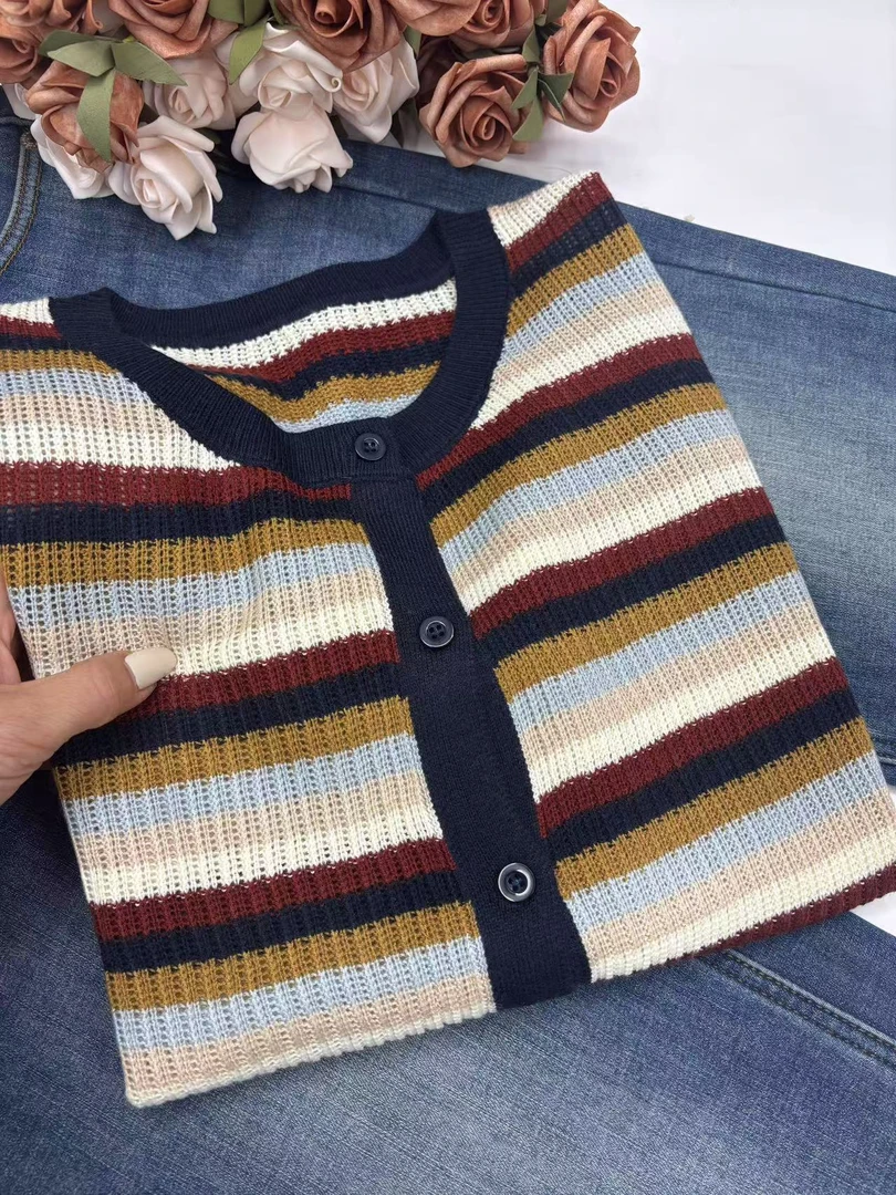 【玉姐家】新款减龄彩虹条羊毛开衫 新选f998