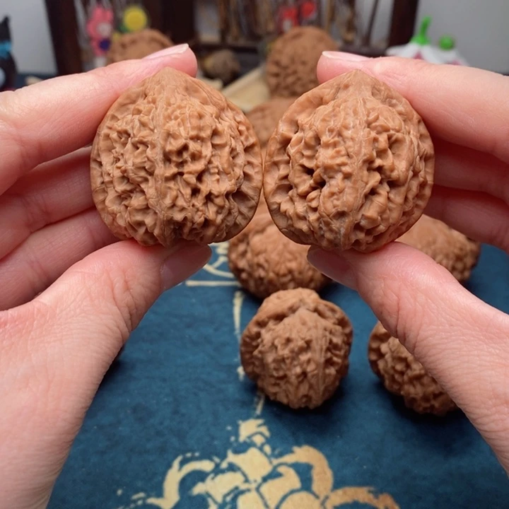 文玩核桃把件牡丹纹36